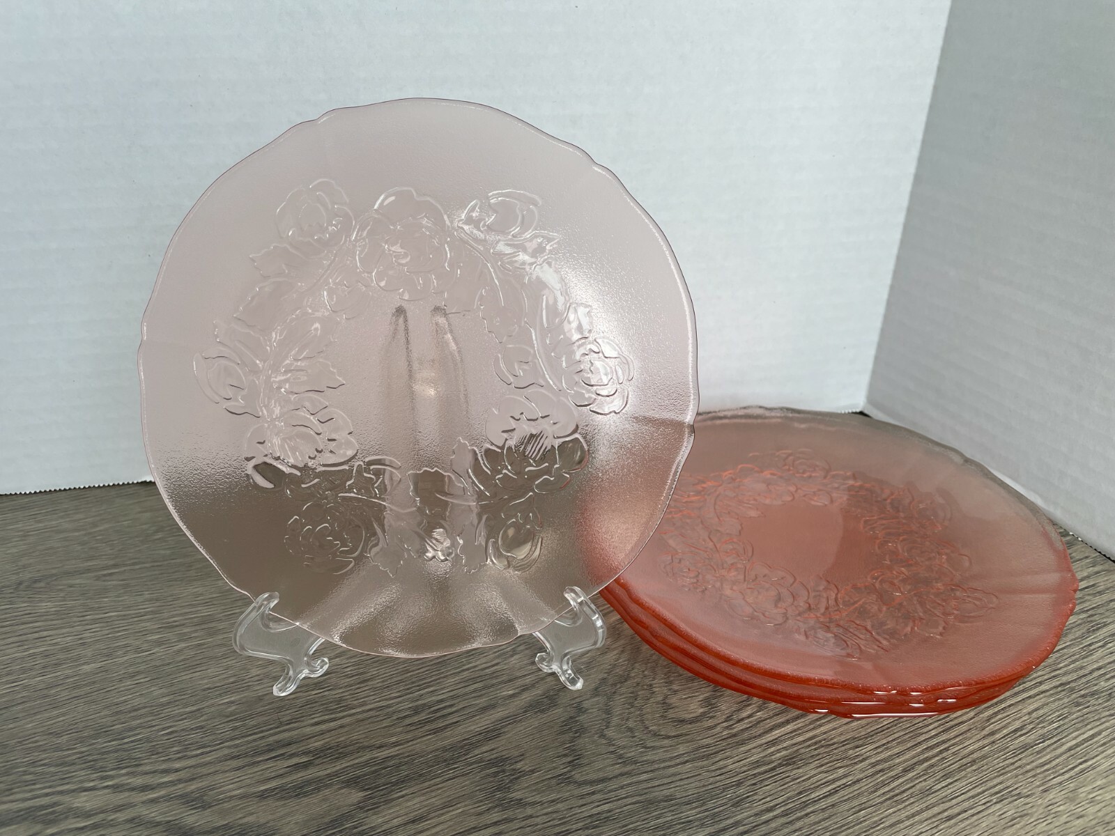 Arcoroc France Rosaline Pattern Pink Glass Plates Set Of 4 7 5 In Vintage Ebay
