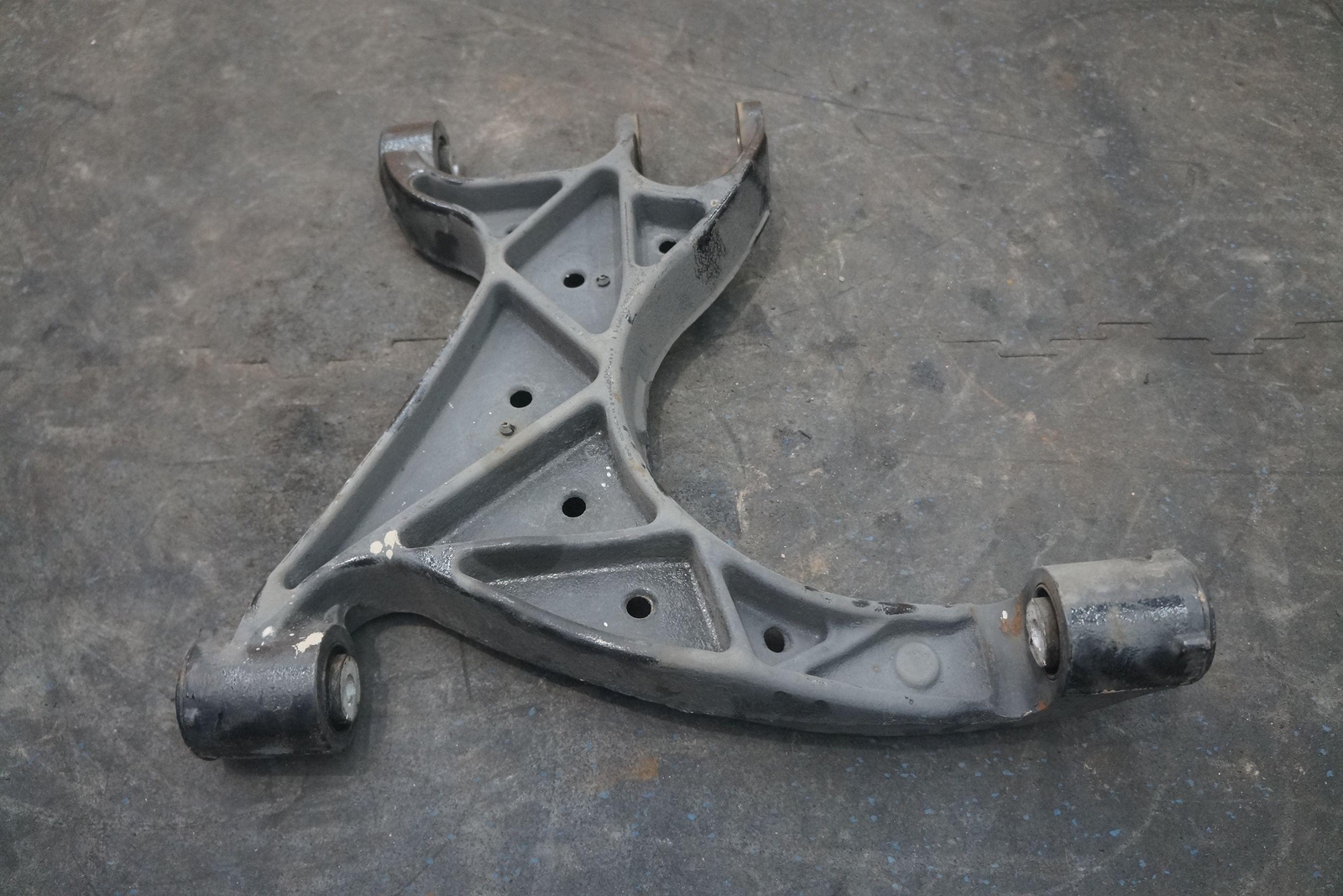 Rear Suspension Right Upper Track Control Arm 3Y0505324C OEM Bentley Mulsanne 15