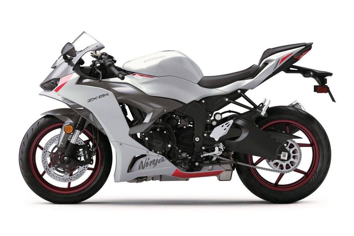 2024 Kawasaki Ninja ZX-6R off white Motorcycle | 24x36 inch