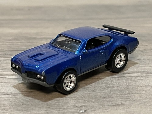 Johnny Lightning Speed Rebels The Dominator '69 Oldsmobile 442 1969 Blue RARE