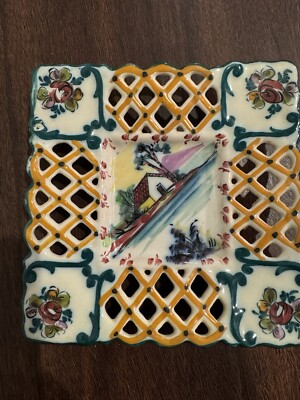 MID-CENTURY EPL ALCOBACA PORTUGAL FAIENCE MAJOLICA 7  sq RETICULATED PLATE