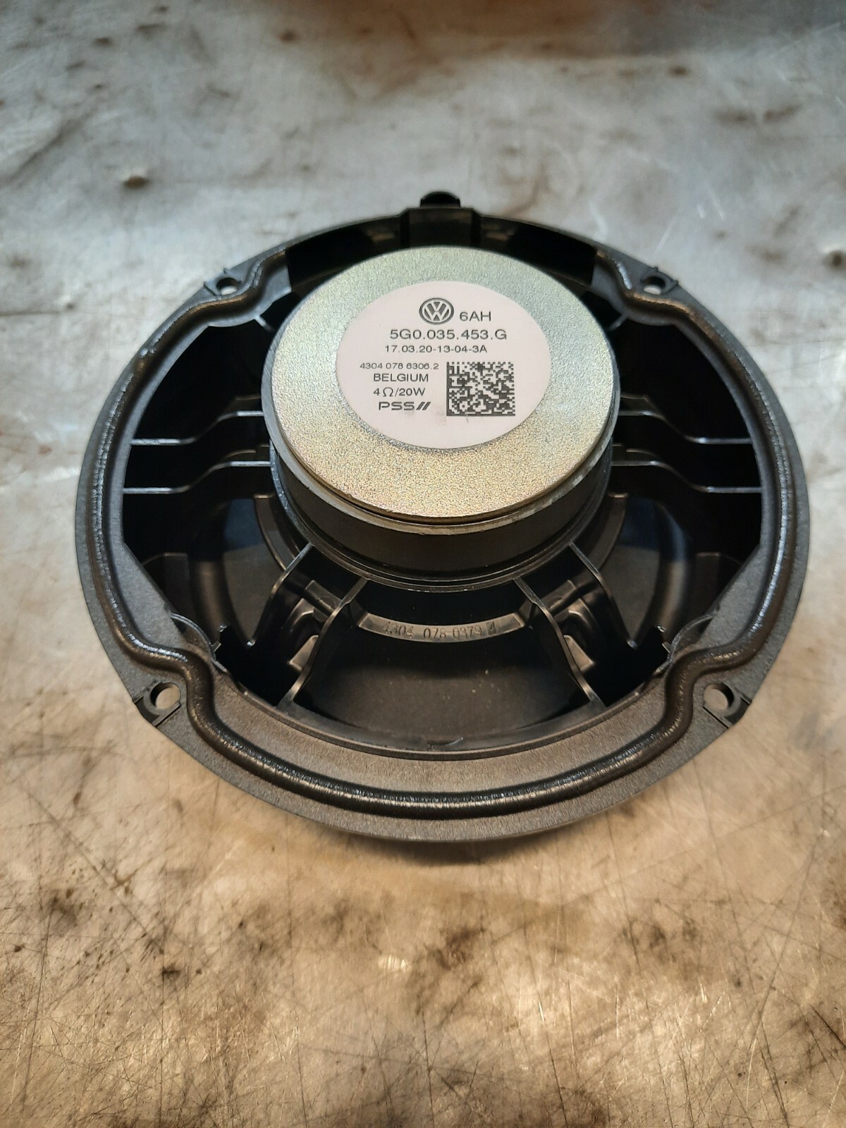 GENUINE VW VOLKSWAGEN DOOR SPEAKER 5G0035453G WITH x4 RIVETS WHT005353