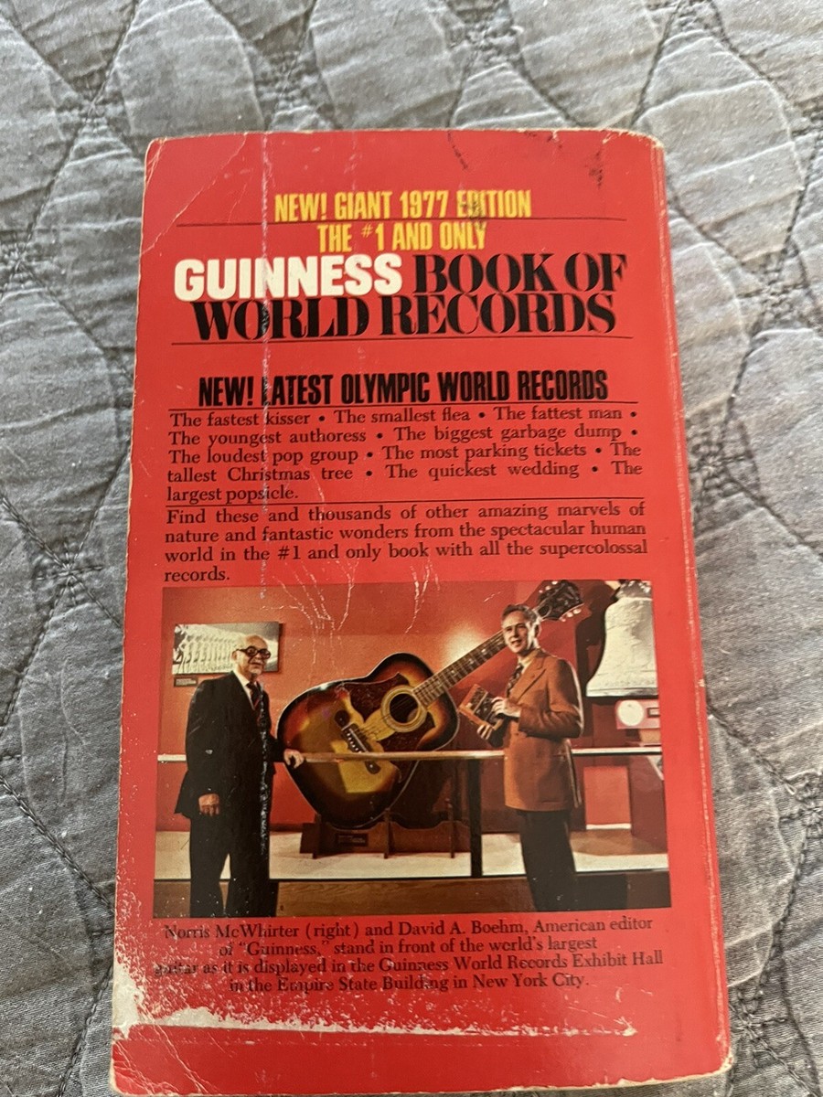 VINTAGE GUINNESS BOOK OF WORLD RECORDS Book Giant 1977 Edition. AD