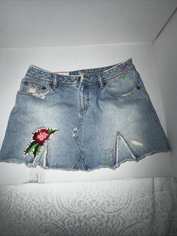 Free People Denim Embroidered Mini-flowers-butterfly-distressed-boho Sz 29