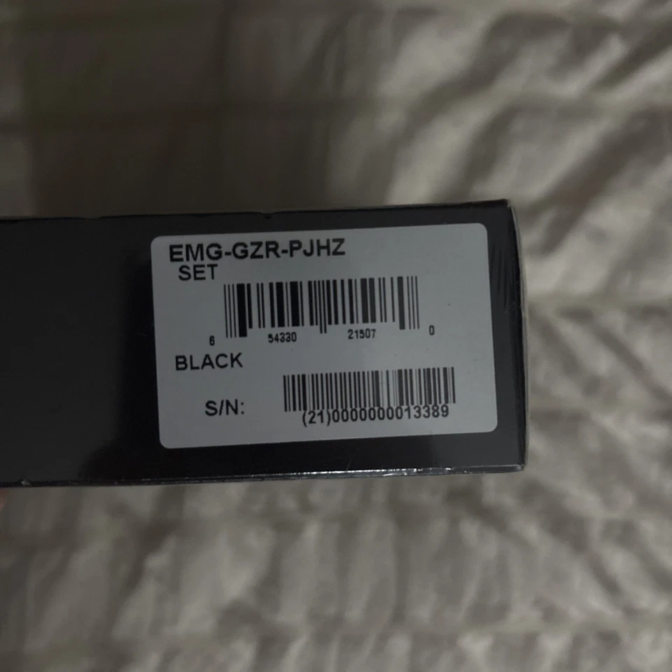 Juego de pastillas EMG GZR-PJHZ Geezer Butler Signature PJ-Bass negro Foto 3 de 4