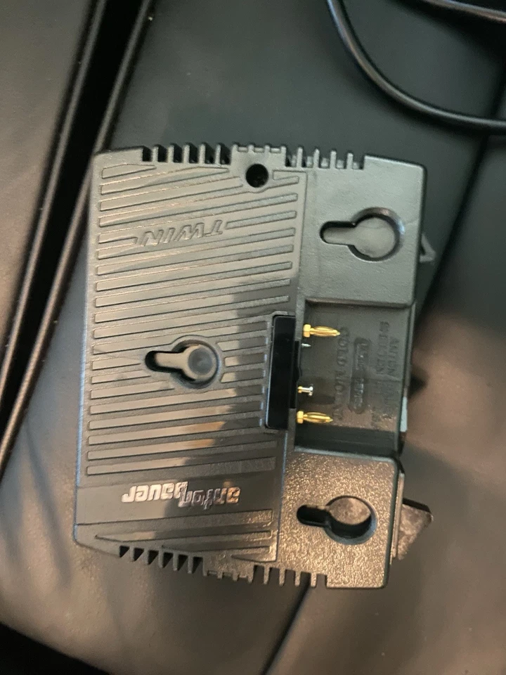 Anton Bauer Twin Gold-Mount Dual Battery Charger - Image 3 of 3