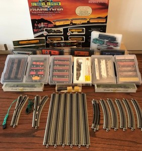 Bachmann N Prairie Flyer Starter Set Lot 4 - 4 Engines 38 Cars 30pcs EZ Track