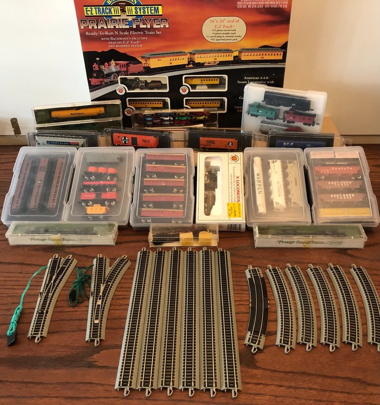 Bachmann N Prairie Flyer Starter Set Lot 4 - 4 Engines 38 Cars 30pcs EZ Track