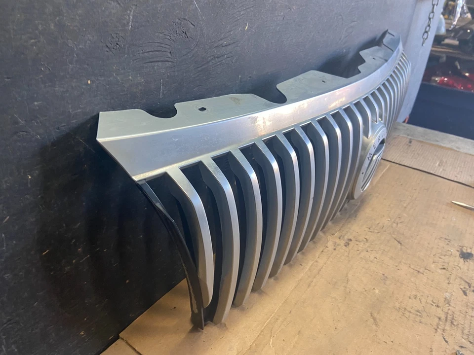 Parrilla superior delantera Mercury Mountaineer 2006 a 2010 OEM M6281 DG Foto 3 de 4