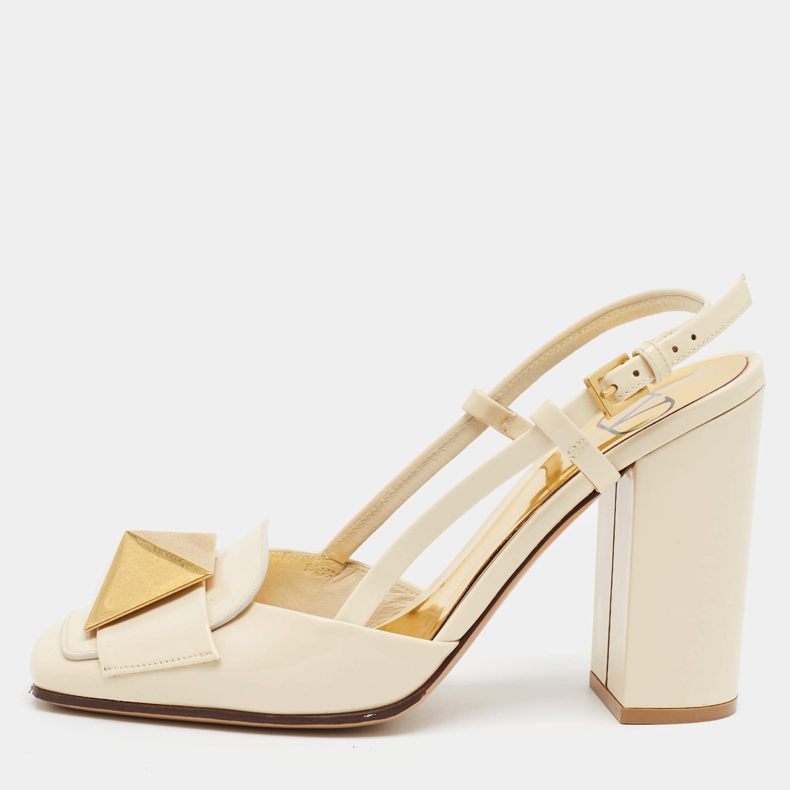 Valentino One Stud Size 35 Cream Patent Leather Slingback Pumps