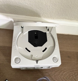DreamCast Bundle w/ 3 Controllers + 2 Games