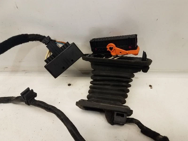 2007 Volkswagen Golf GTi Passenger Right Rear Door Harness  - Image 4 of 4