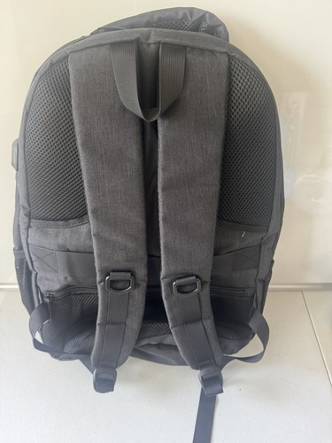 MATEIN Reise Laptop Schulrucksack mit USB Ladeanschluss Dunkelgrau Neu mit Etikett - Bild 3 von 5