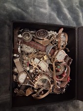 House Clearance Box Of Untested Watches And  Jewellery(LOT 8)