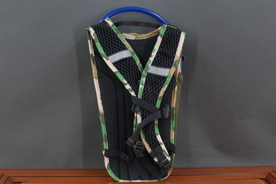 CamelBak Mini M.U.L.E. Mochila hidratación niños 5L verde camuflaje bicicleta exterior Foto 3 de 4