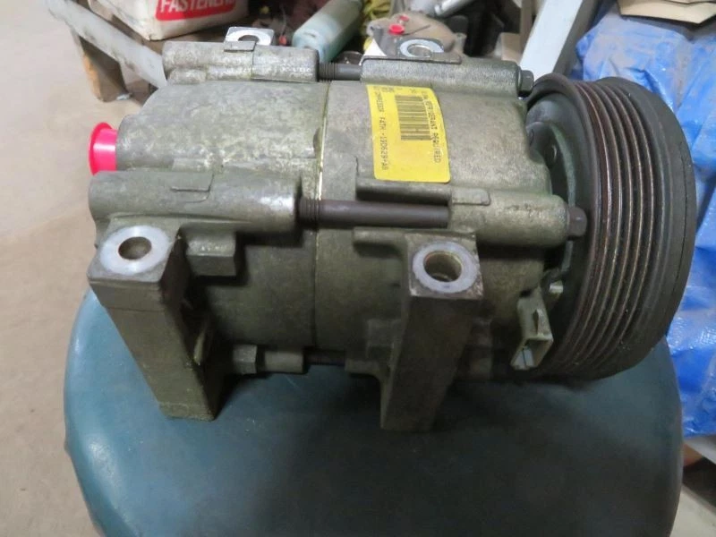 Compresor de aire acondicionado integral para furgoneta Ford E150 95 118677 Foto 2 de 4