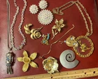 13 Piece Vintage Costume Jewelry Lot Rhinestone Pastelli Crown Trifari Prong Set