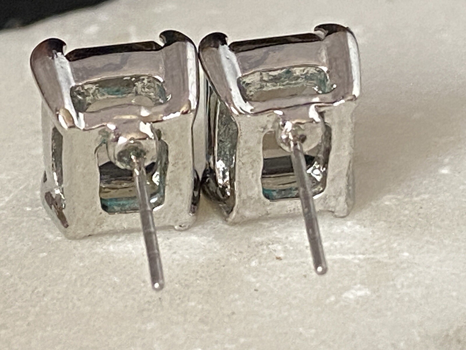 Silver Tone Rectangle Crystal Stud Grey Earrings - image 5