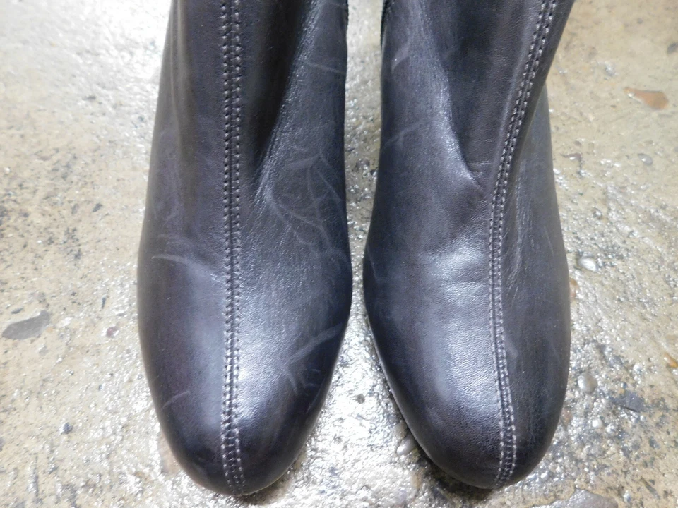 Usado en Excelente Condición Clarks Brielle Abby Cuero Gris Oscuro Tacón de Cuña Botines Talla 9 Foto 3 de 4