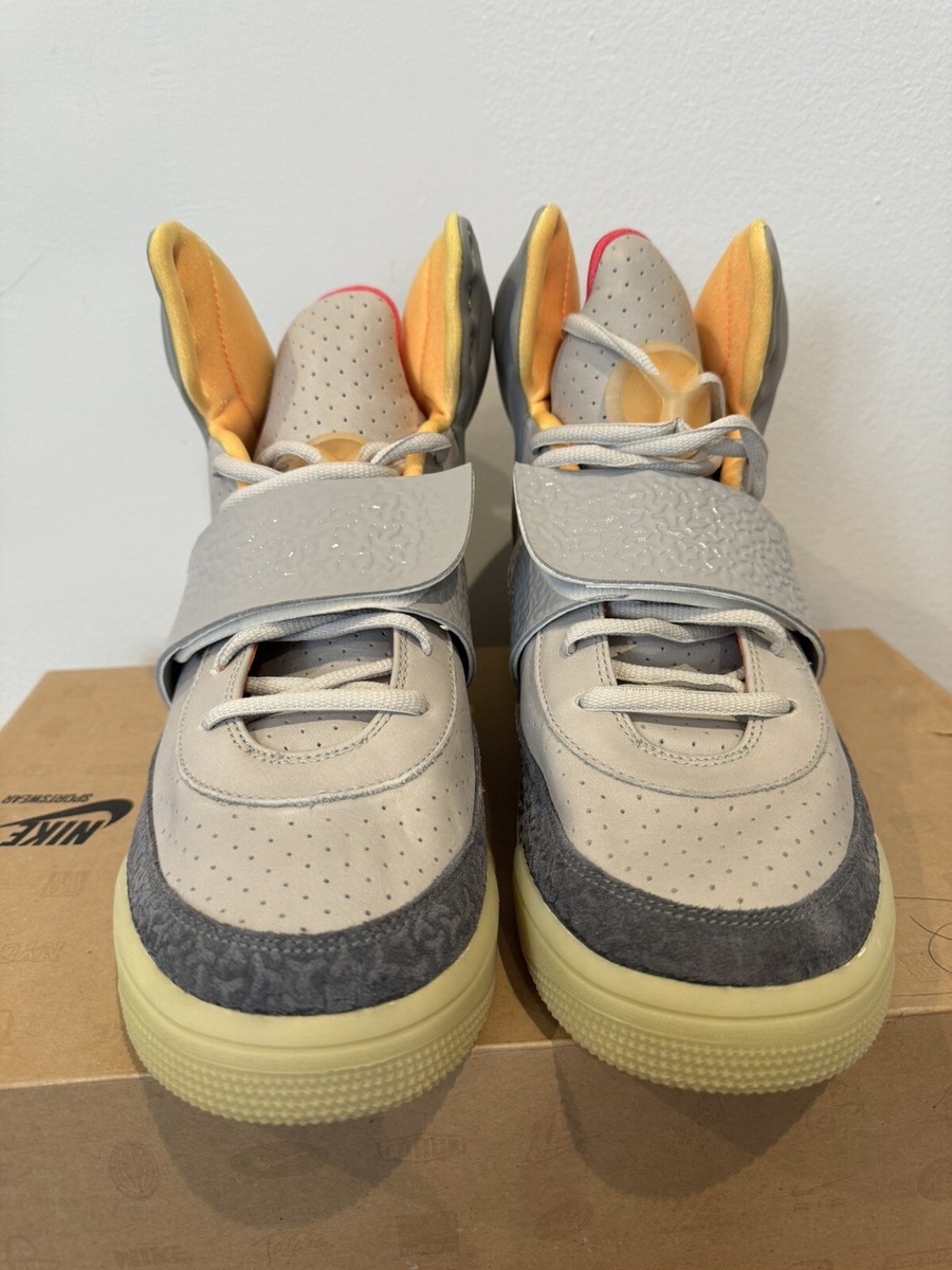 NEW Nike AIR YEEZY 1 Zen Grey 366164 002 Size 10 In Box NEW Nike AIR YEEZY 1 Zen Grey 366164 002 Size 10 In Box