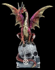 Drachen Figur auf Totenkopf - Fate of the World - Gothic Fantasy Deko Dragon
