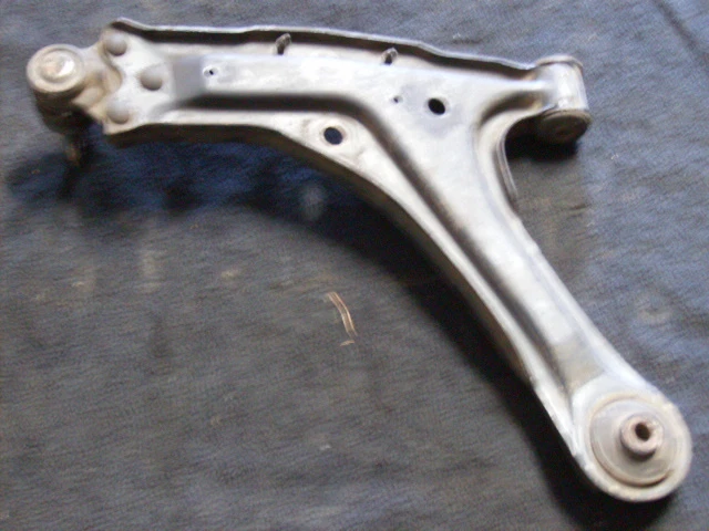 2000 CHEVROLET MALIBU RIGHT SIDE FRONT SUSPENSION OEM LOWER CONTROL ARM #0-7 — 第 2/3 张图片