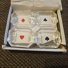 VTG 2.75x 2"~4 PIECE GLASS ASHTRAY SET HEARTS DIAMOND CLUBS SPADES 2 BUTTON EACH