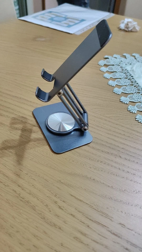 Supporto Telefono da Tavolo Regolabile Porta Cellulare Da Scrivania in Alluminio - Immagine 2 di 4