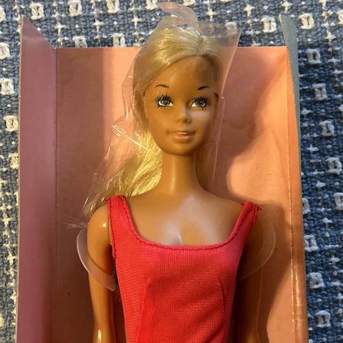 Traje de baño rojo muñeca Mattel Malibu Barbie 1975 vintage 1067 nuevo en caja original - Imagen 2 de 11