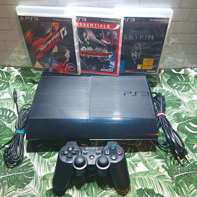 Sony PlayStation 3 Super Slim 500GB Schwarz PAL Controller + Spiele