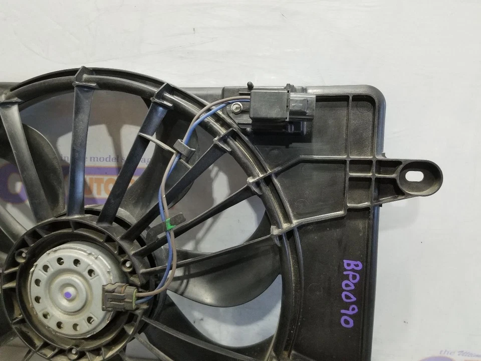 19 2019 CHRYSLER 300 3.6L ENGINE RADIATOR COOLING FAN  - Image 3 of 4