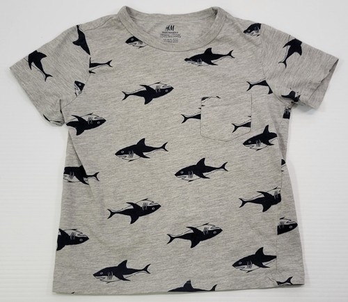 L) T-shirt H&M Basic coton enfant gris imprimé requin 4-6 ans