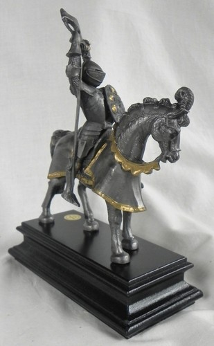 Rubinetto Ser. XVI" Cavaliere medievale a cavallo, 8" peltro fuso, La Balestra Italia - Foto 4 di 9