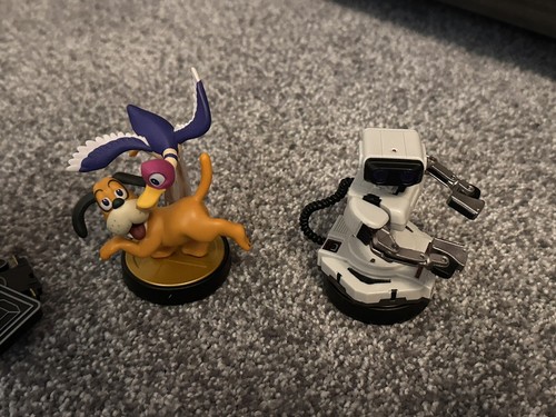 Nintendo Super Smash Bros ROB Mr. Game & Watch Duck Hunt Retro 3 Pack Amiibo - Picture 2 of 3