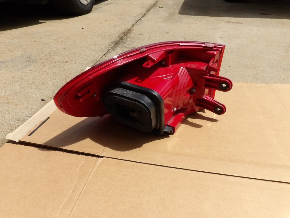 12 13 14 15 16 VOLKSWAGEN TIGUAN PASSENGER RIGHT SIDE TAIL LIGHT LAMP 5N0945095R - Image 2 of 4