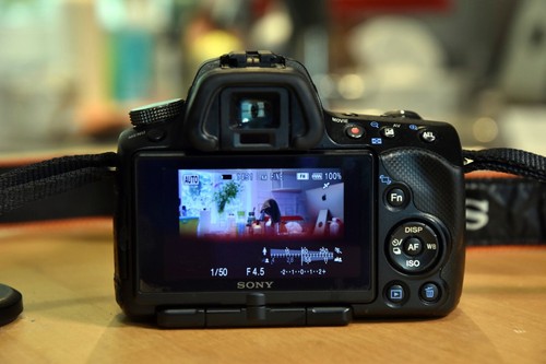 Sony SLT A55V 16.2 MP Digital Camera 16169 Clicks w 18-55mm Lens - Excellent - Picture 3 of 6