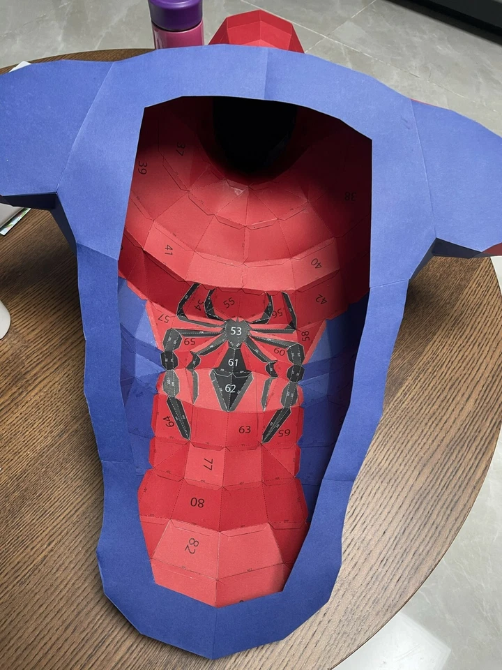 Hágalo usted mismo Spider-Man colgante de pared decoración del hogar modelo de papel 3D altura aproximada 65 cm  Foto 4 de 4