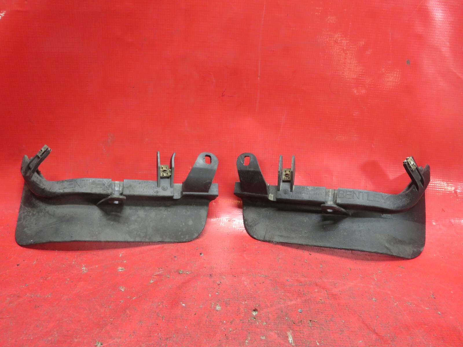2006 BENTLEY FLYING SPUR SET OF 2 MUDFLAPS