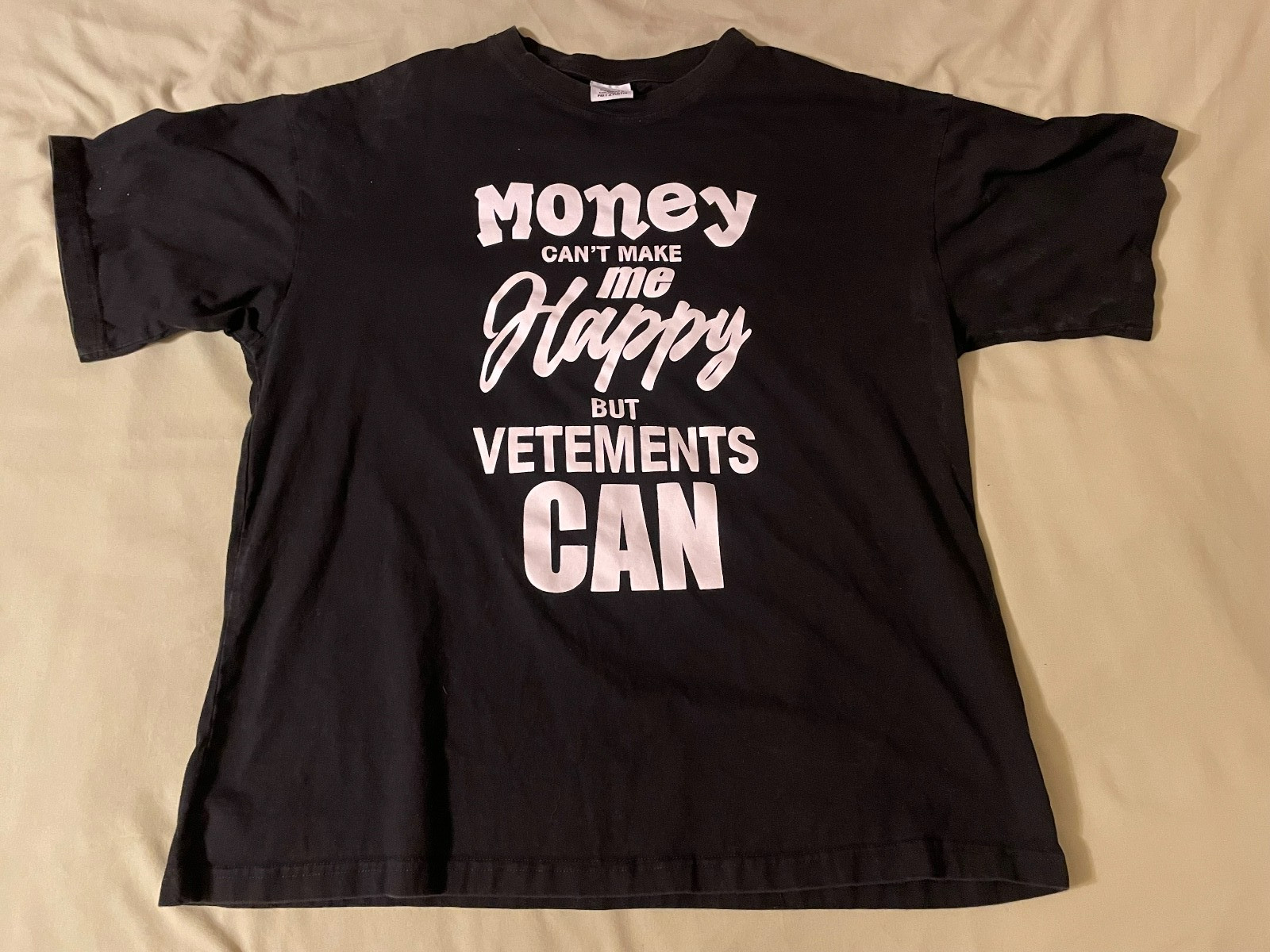 VETEMENTS 