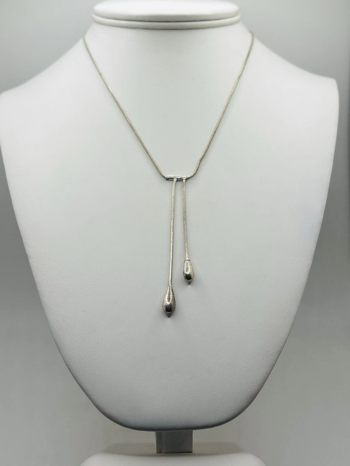 VETEMENTS Collana catena serpente nappa minimalista modernista goccia Y tono argento vintage 16"