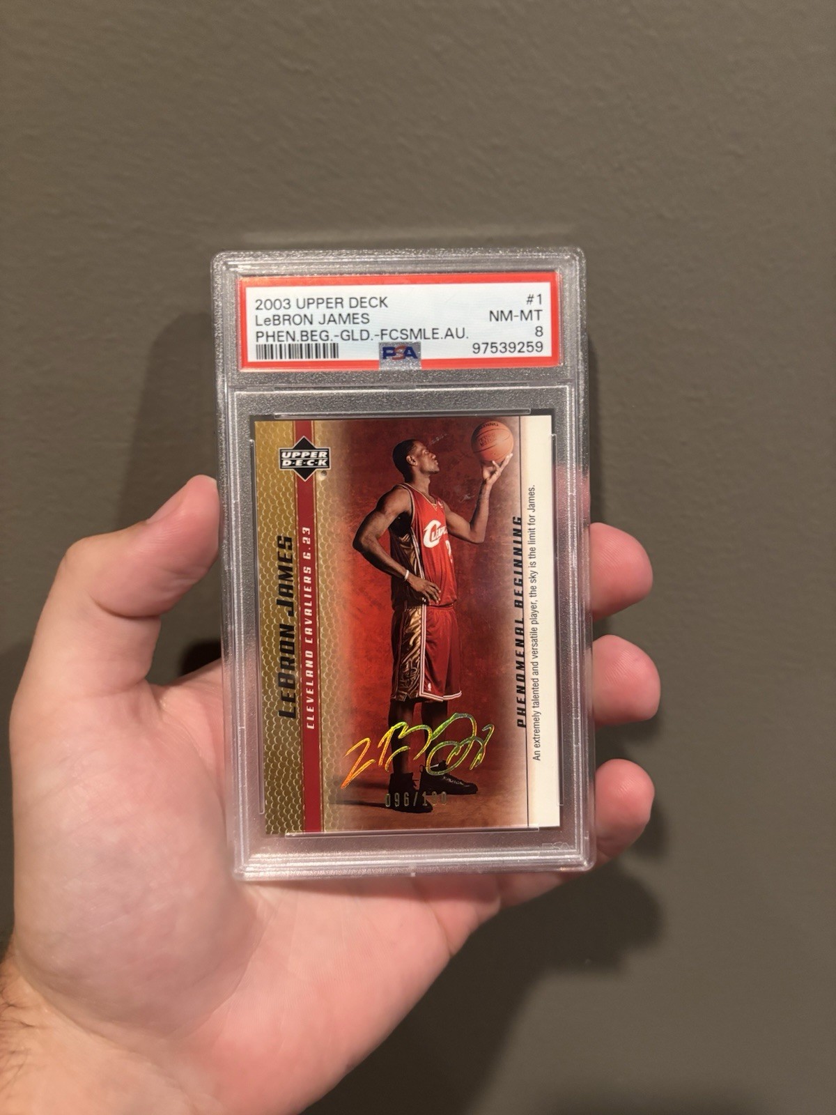 2003-04 Phenomenal Beginnings Gold Facsimile Auto #1 LeBron James 96/100 PSA 8