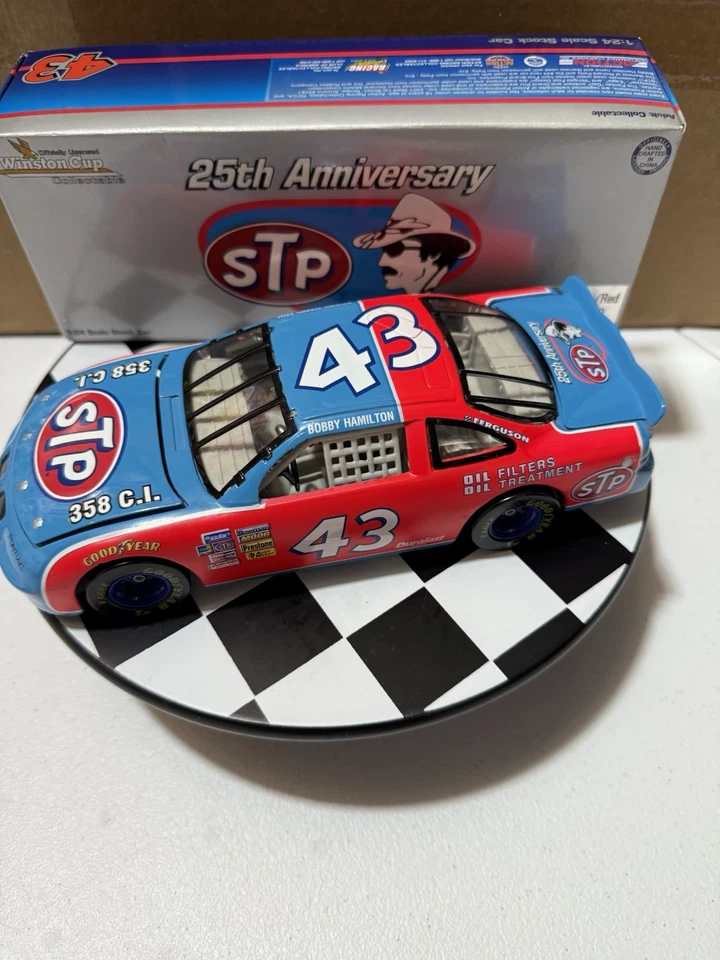 Bobby Hamilton #43 STP 25 aniversario pequeño 1972 azul y rojo 1/24 diecast Foto 3 de 4