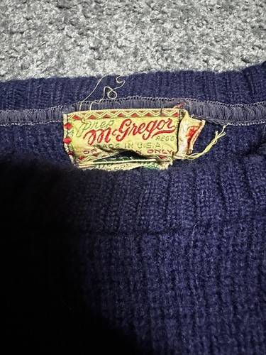 Authentic True Vintage Woman’s Sweater - Picture 2 of 2