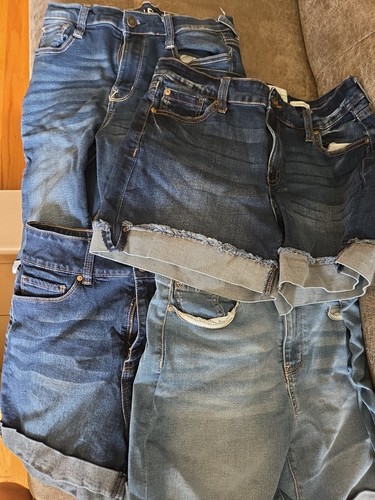 Paket mit 4 gebrauchten Junior Jeansshorts Größe 9