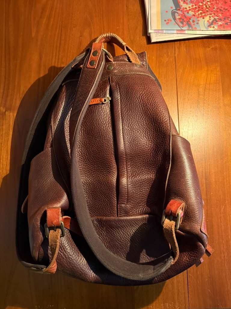 leather backpack - image 2