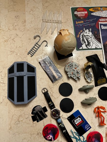 Sammlerstück Trödel Schubladen Lot Star Wars Lot Figuren Karten Pogs Uhr Spielfiguren - Bild 2 von 15