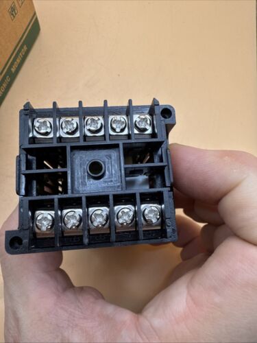 1PCS Brand New REX-C100FK02-V *AN Temperature Controller Shenzhen Guyi Electric - Picture 5 of 9
