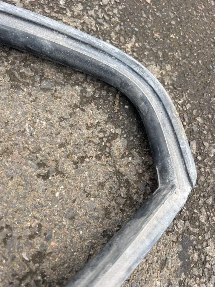 Cuarto trasero izquierdo derecho sello goma cristal bmw e10 1600 2002tii 51367441112 Foto 2 de 3