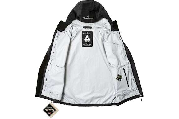 PALACE x Vivienne Westwood Gore-Tex Jacket 2colors Mono PALACE x Vivienne Westwood Gore-Tex Jacket 2colors Mono