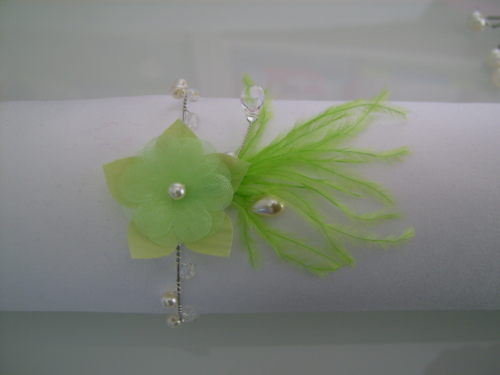 Bracelet cristal d'exception ivoire et vert clair pour mariage et grande soirée